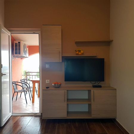 Apartment Dora Gornji Karin Exteriör bild